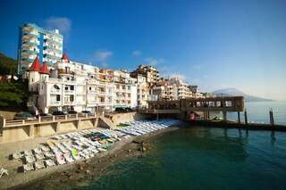 Гостиница Седьмое Небо Утес-0