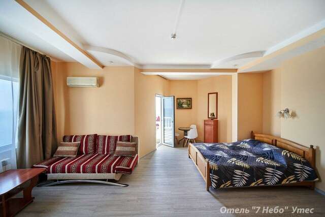 Гостиница Седьмое Небо Утес-142